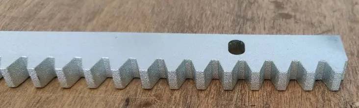 Cremagliera sabbiata